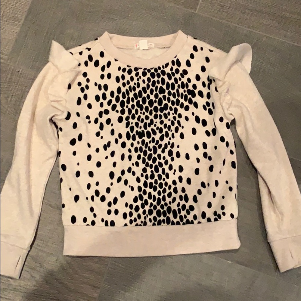 Sweater with ruffles